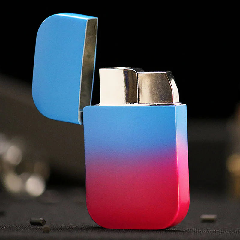 Briquet à flamme colorée ouvert vu de face